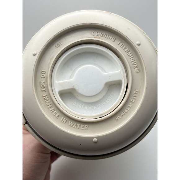 Vintage CorningWare Corning Thermique 1 Qt Carafe Pitcher Beige Taiwan Used - Picture 5 of 6